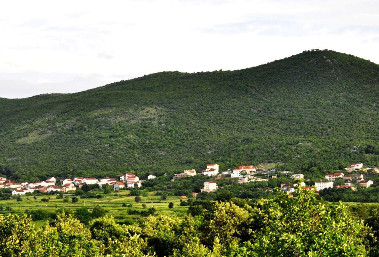 Hotel Pansion Valentino à Međugorje Extérieur photo